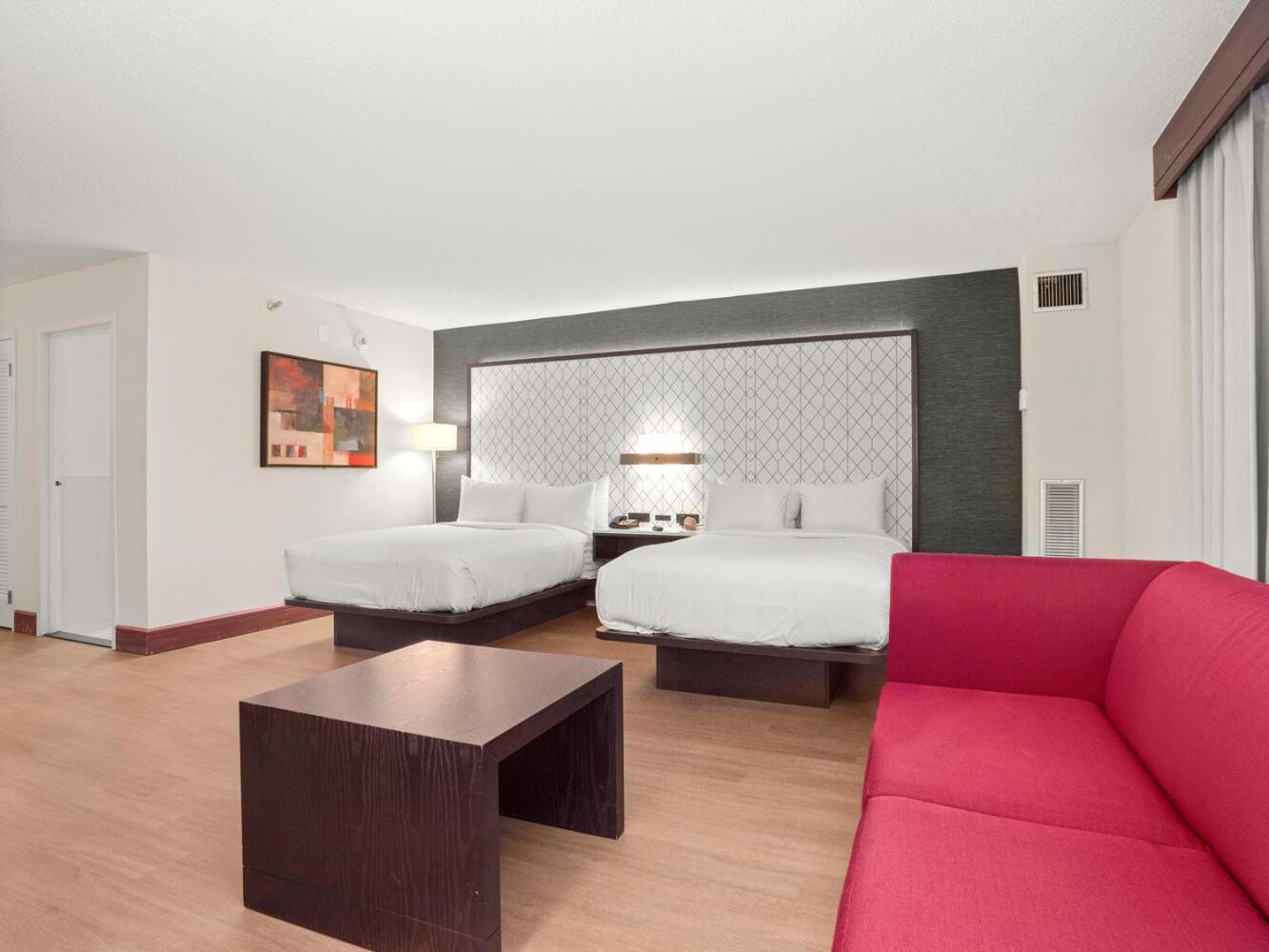 The Armon & Conference Center Hotel 4*