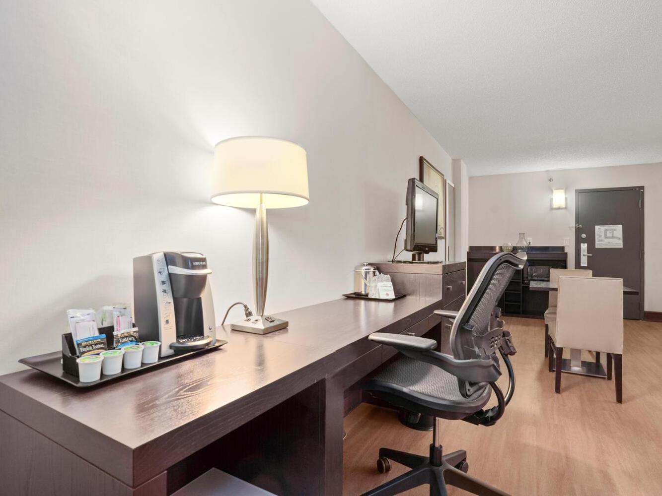The Armon & Conference Center Hotel 4*